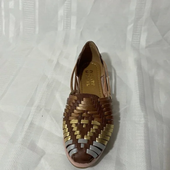 Traditional sandals - Picture 2 of 5